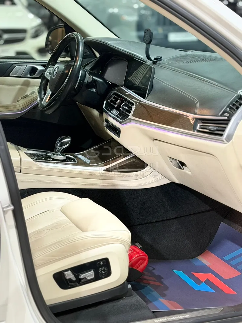 2021 بي ام دبليو الفئة اكس 7