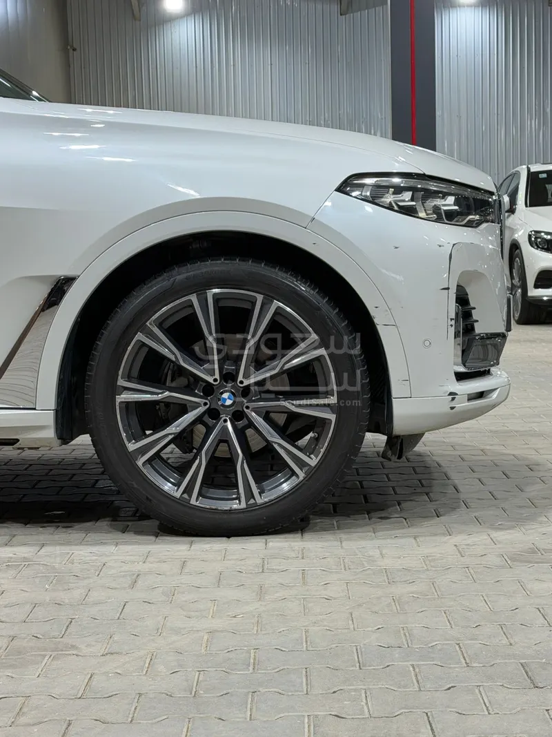 2021 بي ام دبليو الفئة اكس 7