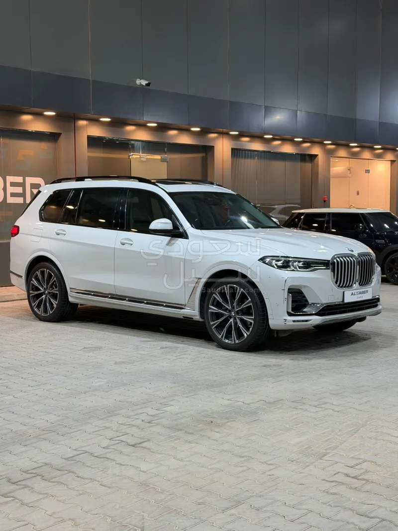 2021 بي ام دبليو الفئة اكس 7