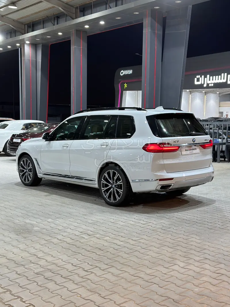 2021 بي ام دبليو الفئة اكس 7