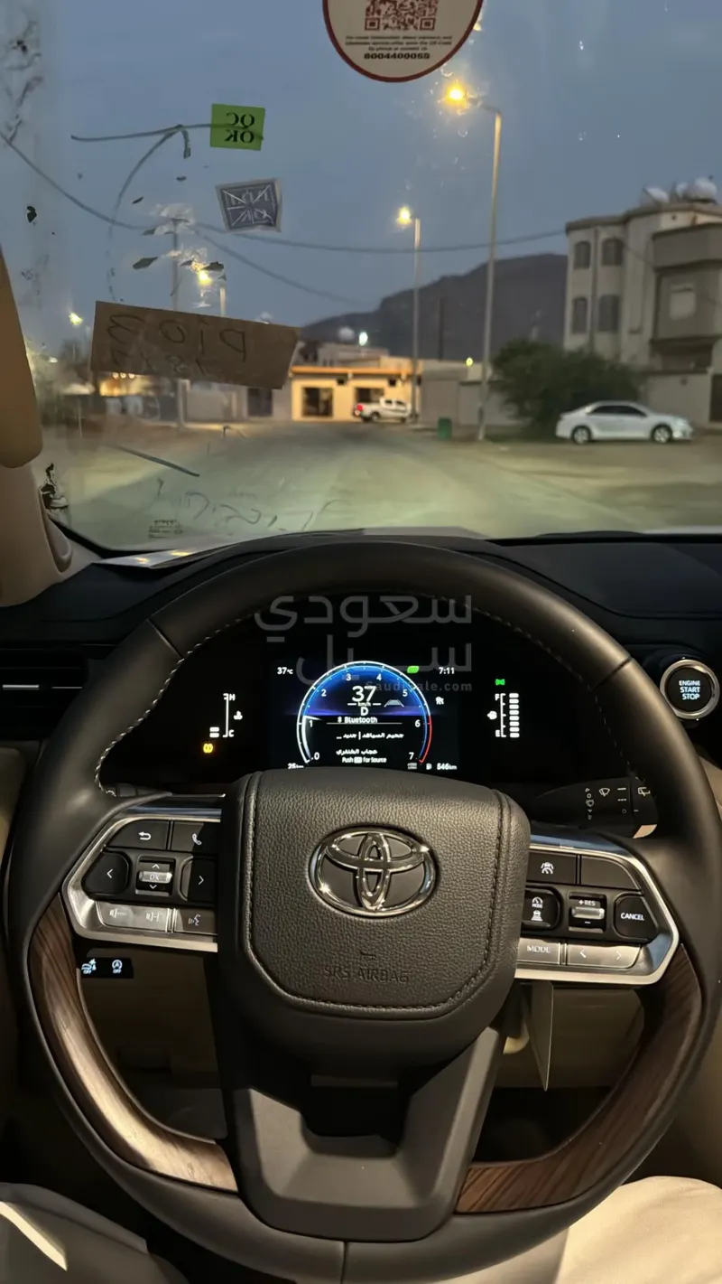 2025 تويوتا لاند كروزر جي اكس ار