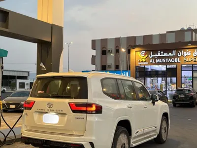 2025 تويوتا لاند كروزر جي اكس ار