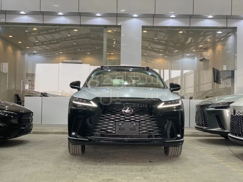 2024 لكزس أر إكس 350