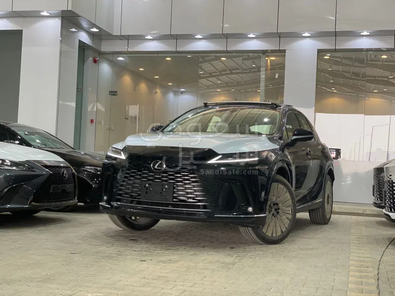 2024 لكزس أر إكس 350