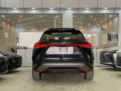 2024 لكزس أر إكس 350