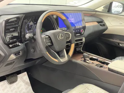 2024 لكزس أر إكس 350