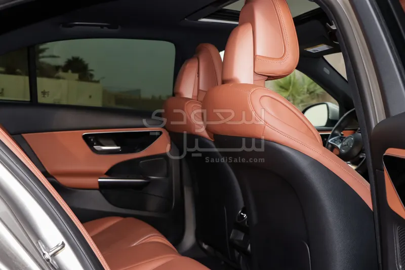 2022 مرسيدس - بنز سي 300