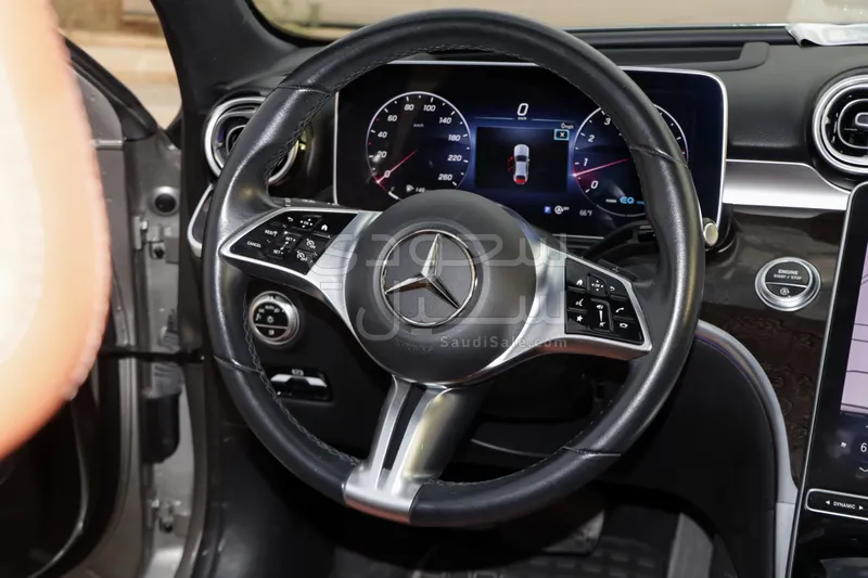 2022 مرسيدس - بنز سي 300