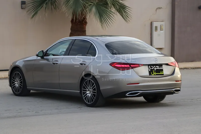 2022 مرسيدس - بنز سي 300