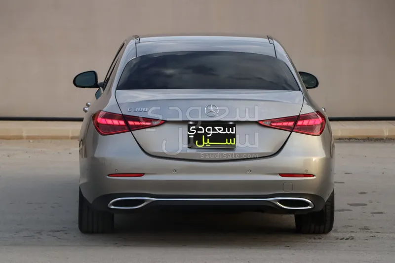 2022 مرسيدس - بنز سي 300