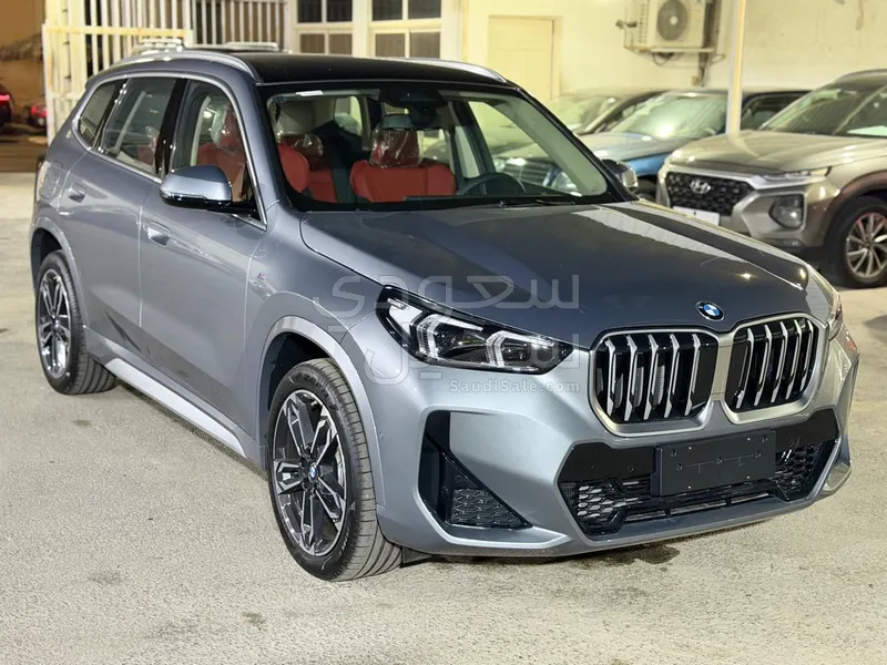 2025 بي ام دبليو الفئة اكس 1