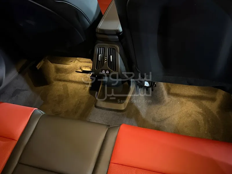 2025 بي ام دبليو الفئة اكس 1