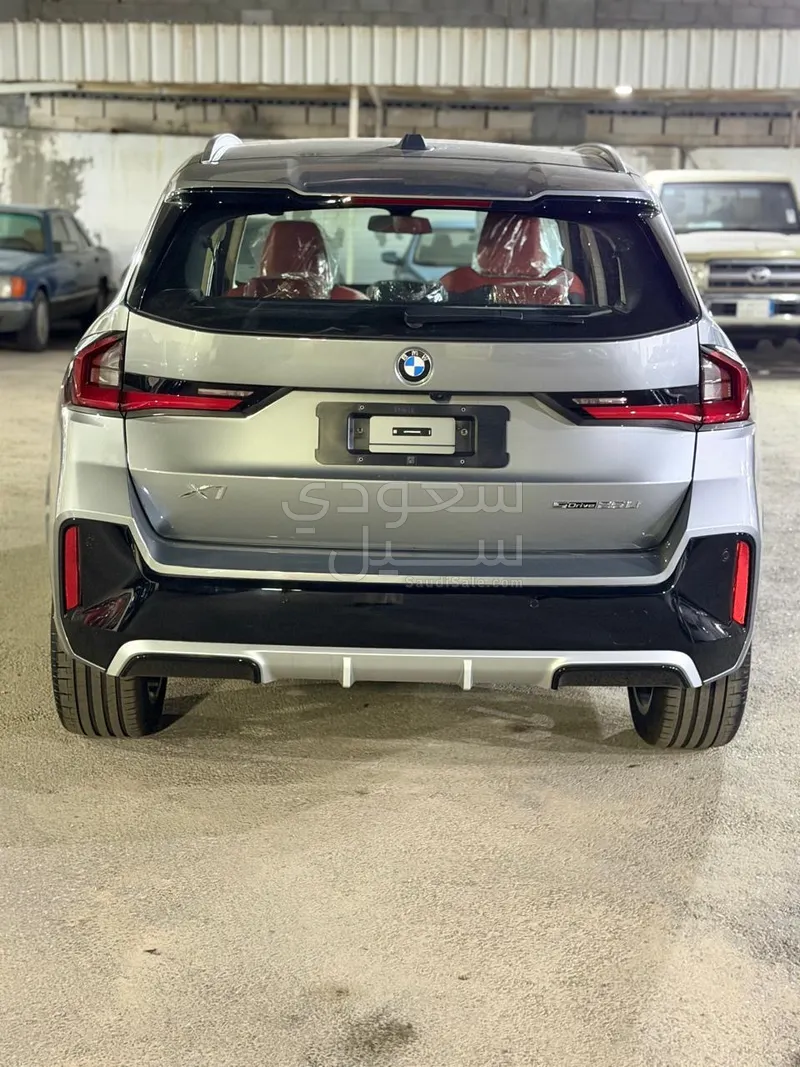 2025 بي ام دبليو الفئة اكس 1