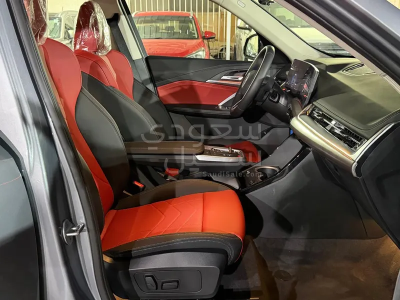 2025 بي ام دبليو الفئة اكس 1