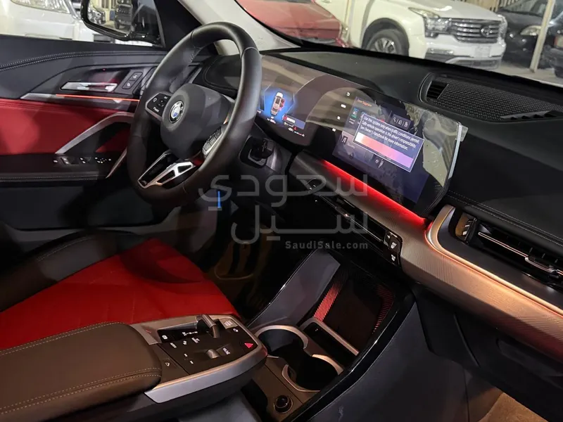 2025 بي ام دبليو الفئة اكس 1