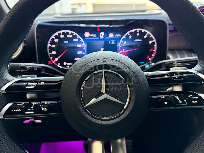 2025 مرسيدس - بنز جي إل سي 300