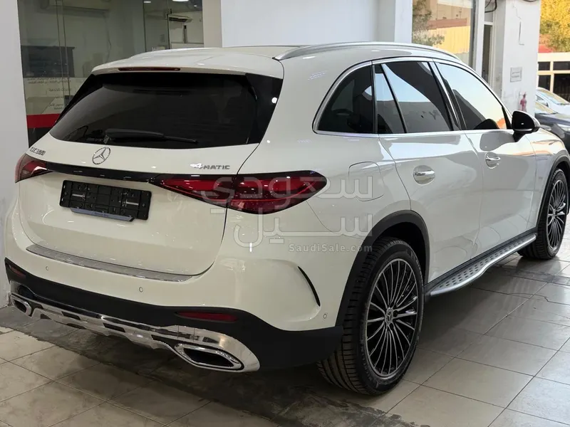 2025 مرسيدس - بنز جي إل سي 300