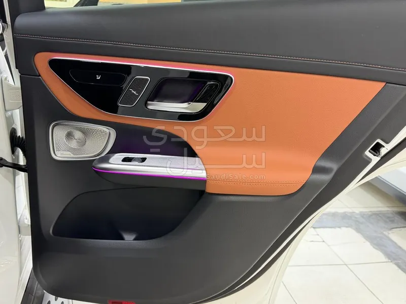 2025 مرسيدس - بنز جي إل سي 300