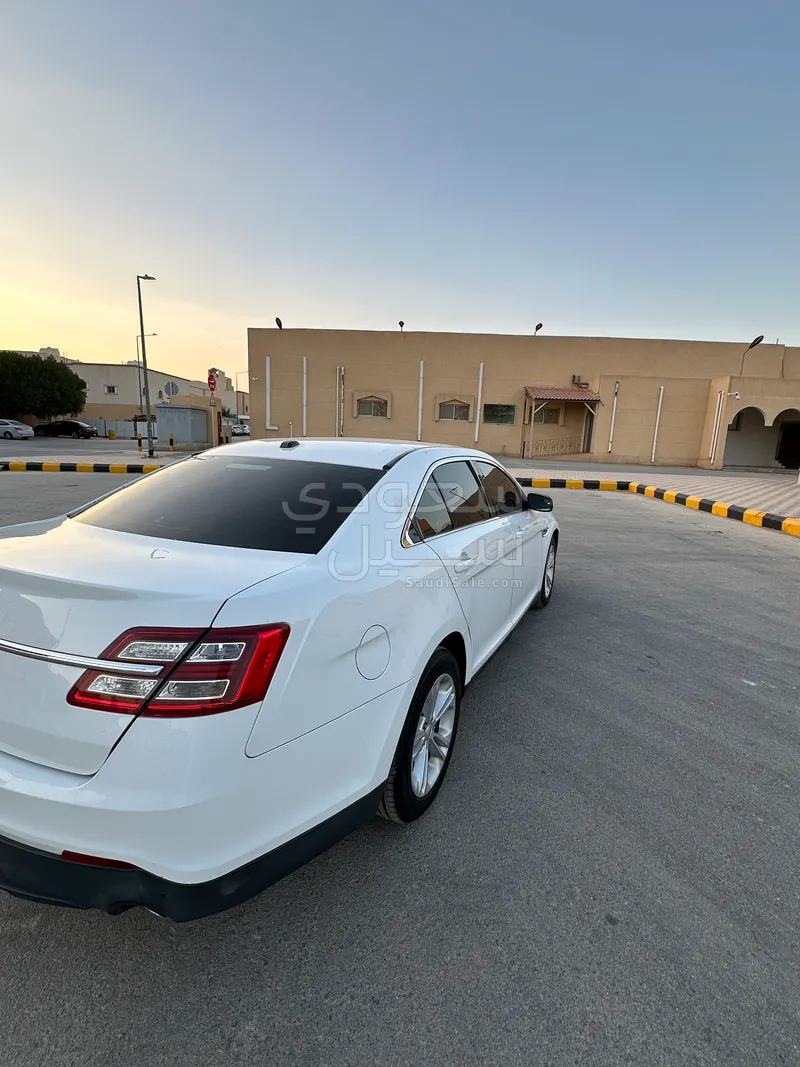 2017 فورد توروس