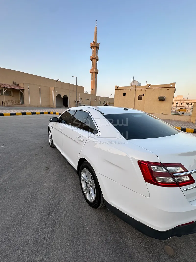 2017 فورد توروس