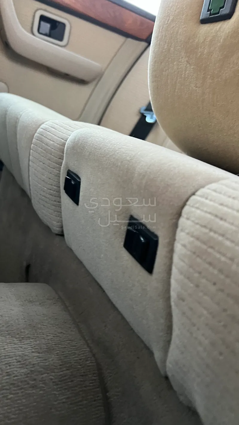 1985 بي ام دبليو الفئة السابعة 745 إل أي