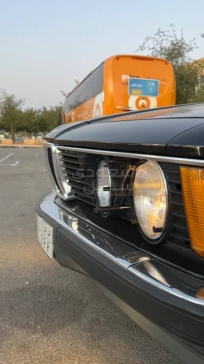 1985 بي ام دبليو الفئة السابعة 745 إل أي