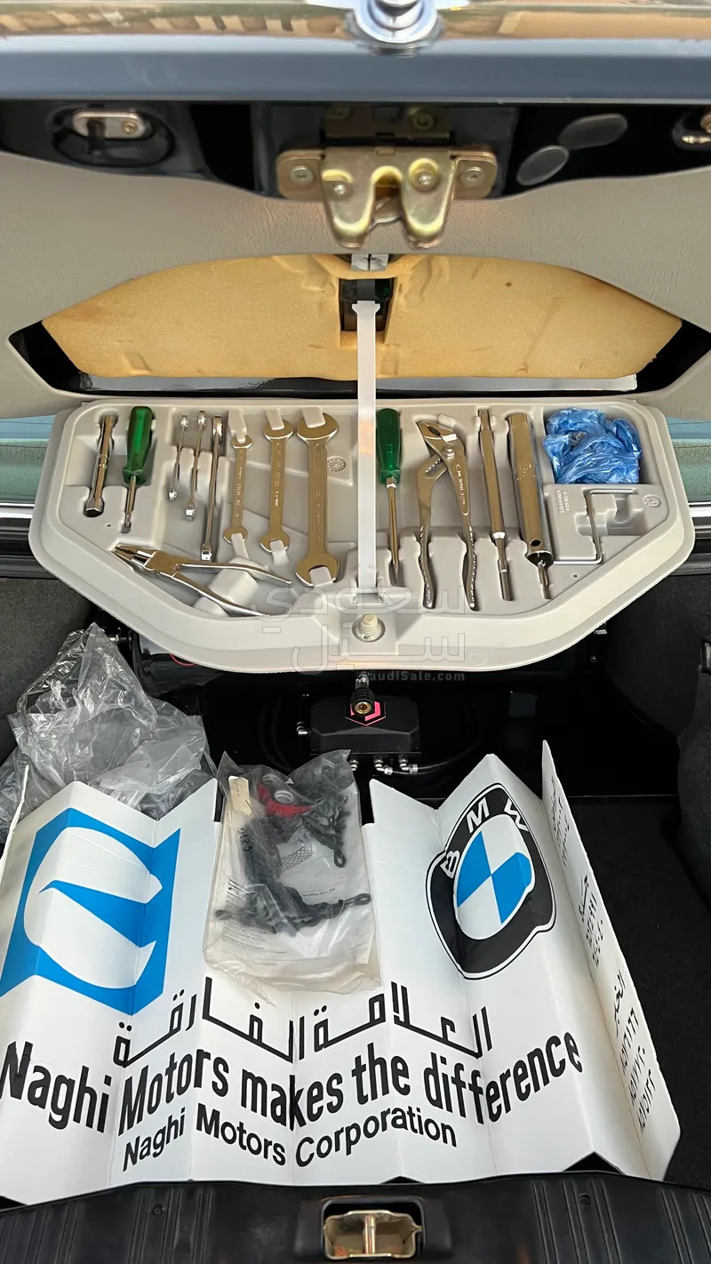 1985 بي ام دبليو الفئة السابعة 745 إل أي