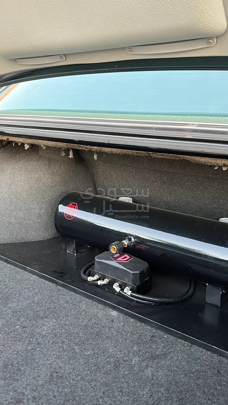 1985 بي ام دبليو الفئة السابعة 745 إل أي