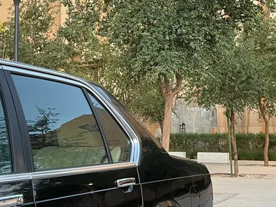 1985 بي ام دبليو الفئة السابعة 745 إل أي