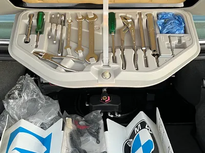 1985 بي ام دبليو الفئة السابعة 745 إل أي