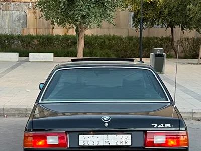 1985 بي ام دبليو الفئة السابعة 745 إل أي