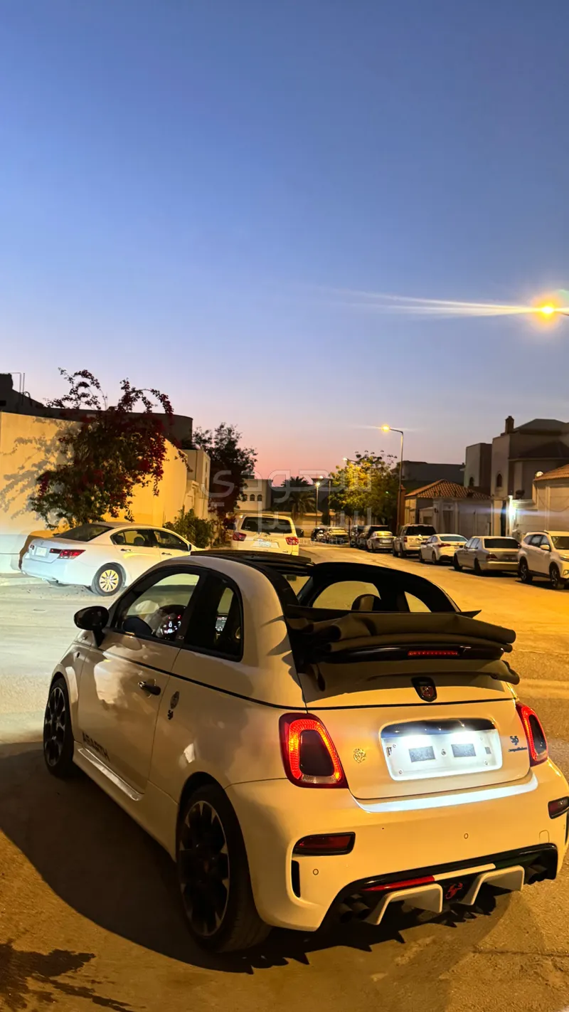 2020 فيات ابارث 695 بايبوستو