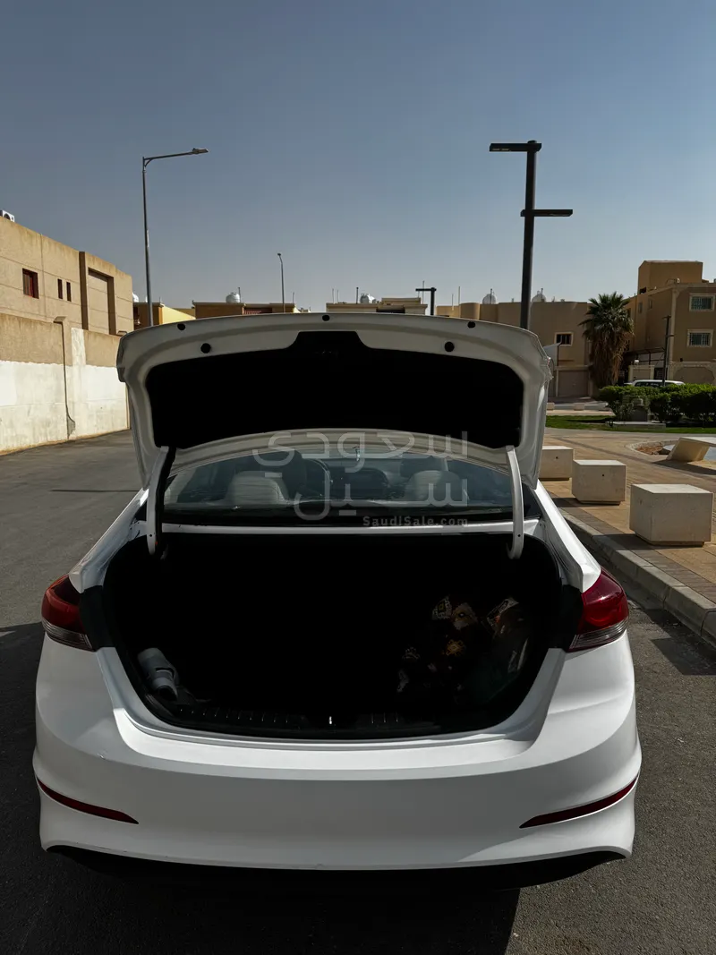 2017 هيونداي النترا