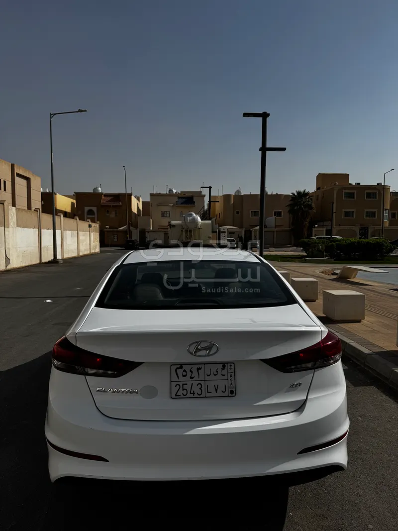 2017 هيونداي النترا