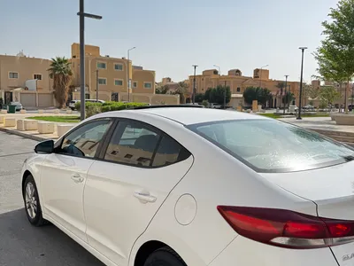 2017 هيونداي النترا