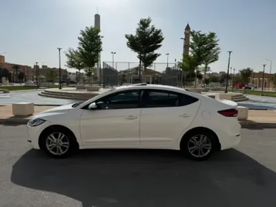 2017 هيونداي النترا