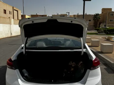 2017 هيونداي النترا