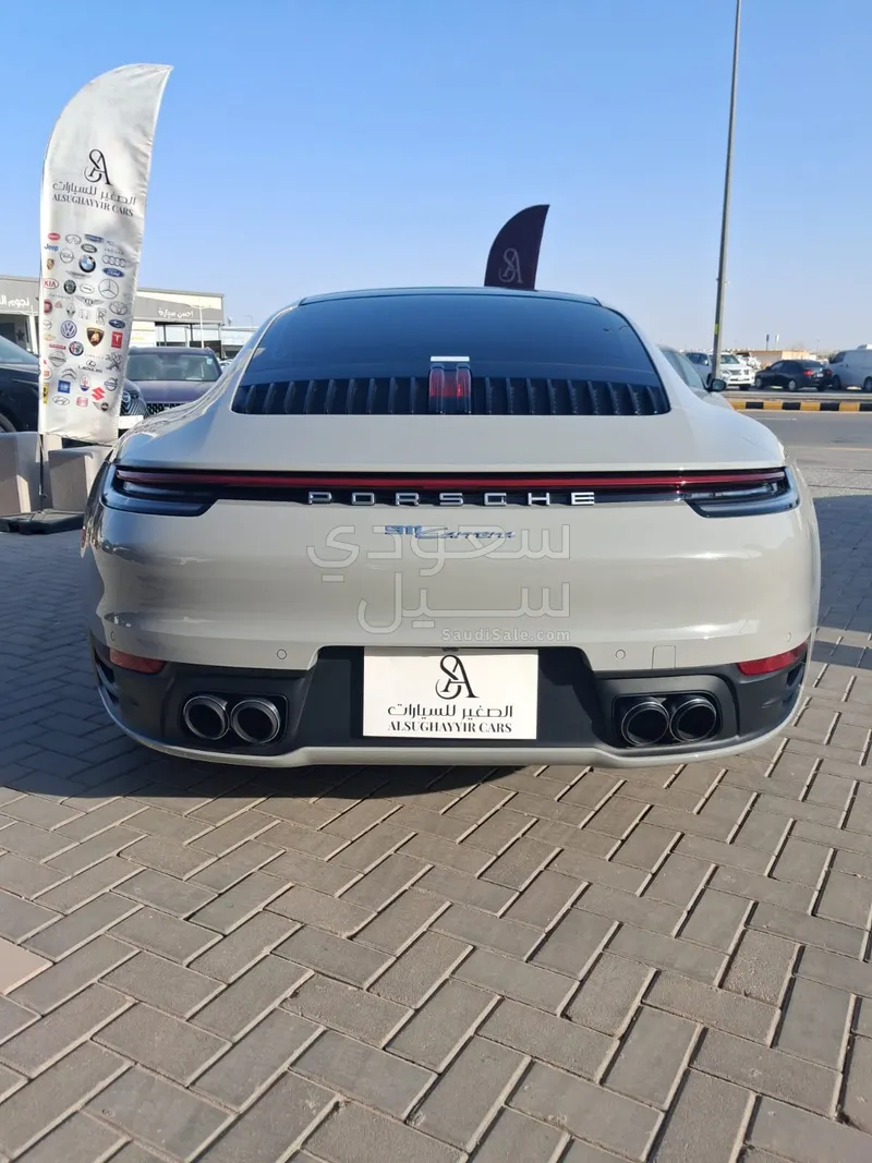 2025 Porsche 911 Carrera