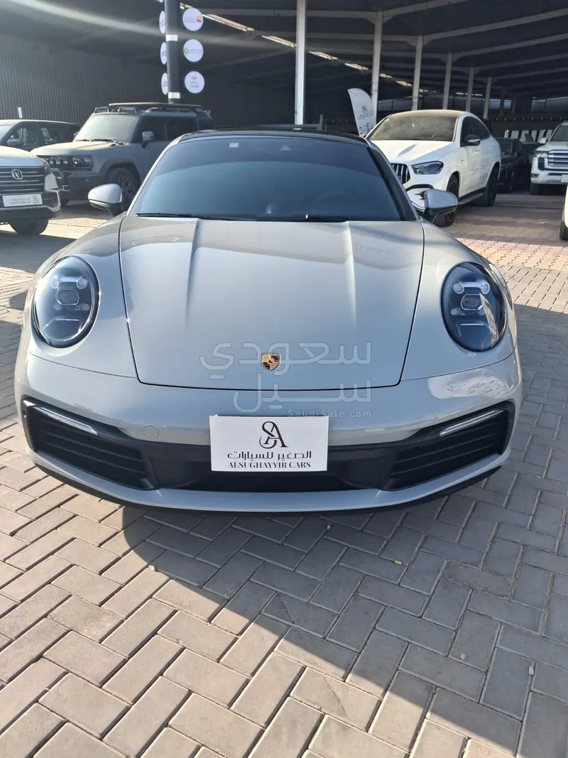 2025 Porsche 911 Carrera