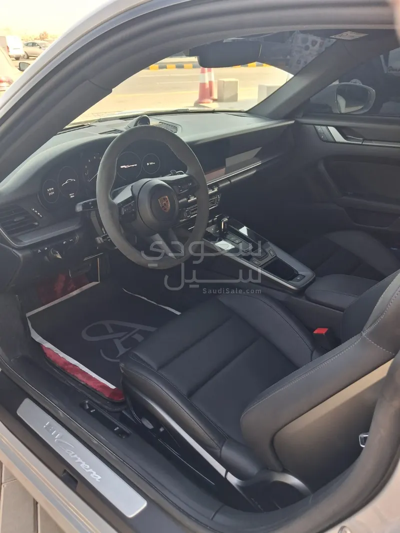 2025 Porsche 911 Carrera