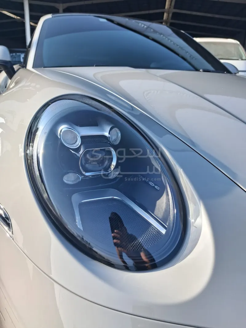 2025 Porsche 911 Carrera