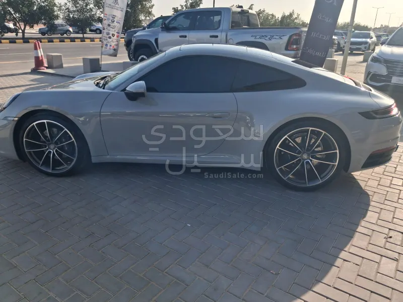 2025 Porsche 911 Carrera