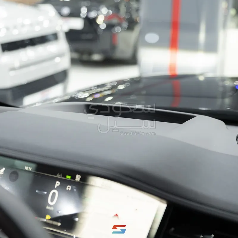 2025 Land Rover Range Rover HSE