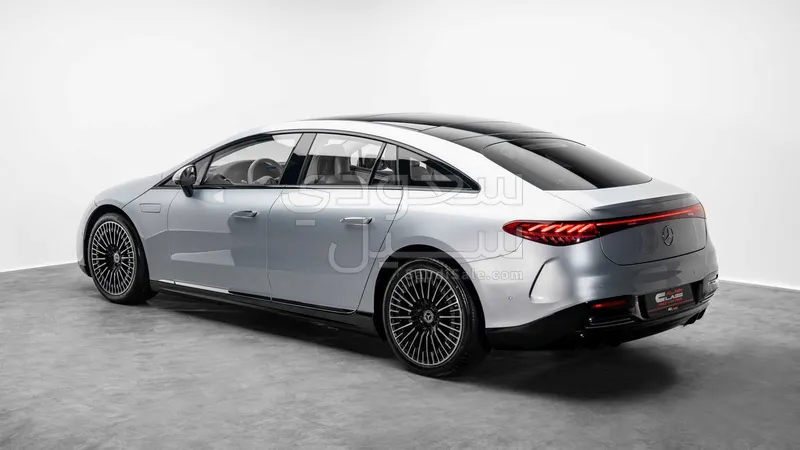 2022 مرسيدس - بنز إي كيو إس 580