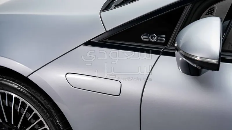 2022 مرسيدس - بنز إي كيو إس 580