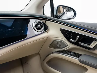 2022 مرسيدس - بنز إي كيو إس 580