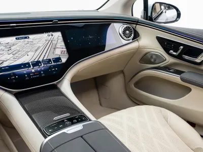 2022 مرسيدس - بنز إي كيو إس 580