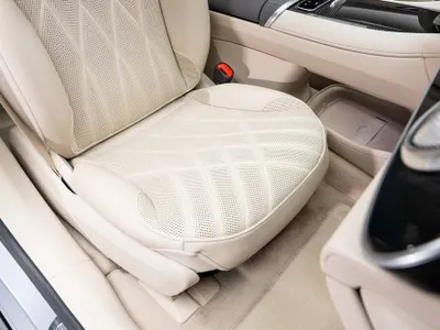 2022 مرسيدس - بنز إي كيو إس 580