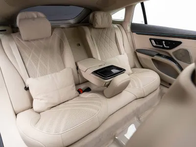 2022 مرسيدس - بنز إي كيو إس 580