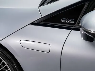 2022 مرسيدس - بنز إي كيو إس 580